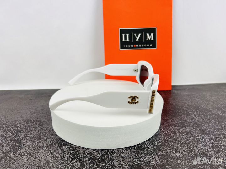Солнцезащитные очки Chanel