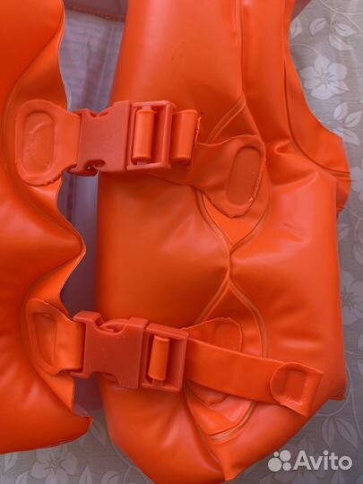 Жилет надувной спасательный детский