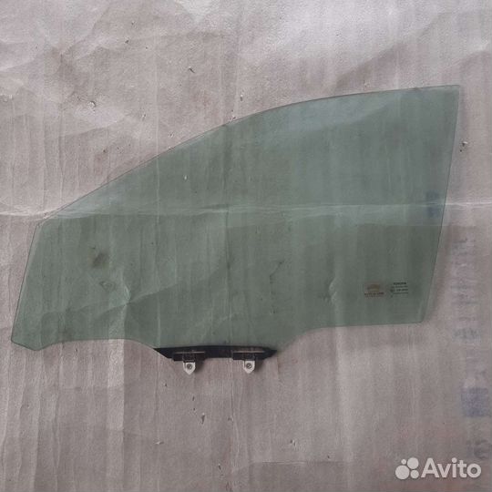 Toyota Rav4 XA50 стекло двери передней левой