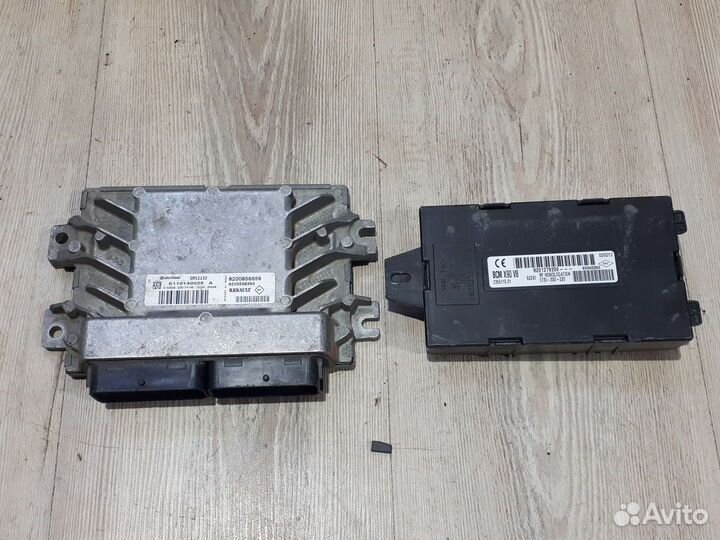 Эбу комплект Renault sandero