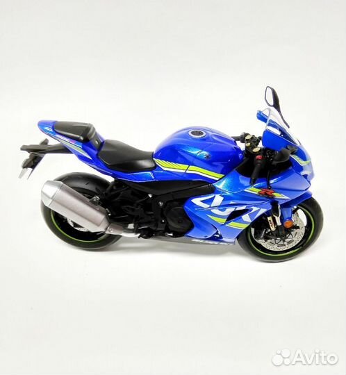 Модель мотоцикла Suzuki GSX-R1000 от производителя
