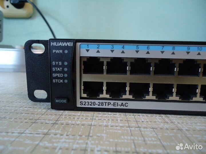 Коммутаторы Huawei и D-Link 24 порта