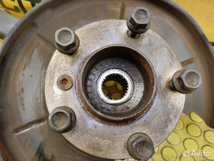 Кулак задний правый Bmw Z4 E85 M54B25 2.5 256S5