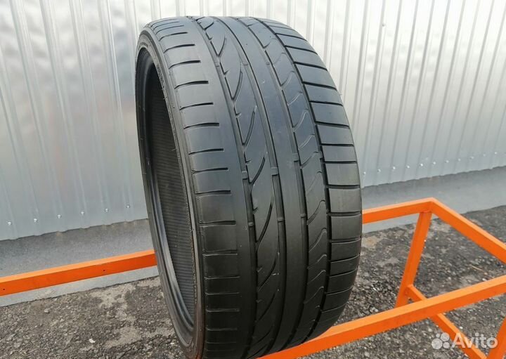 Bridgestone Potenza RE050A 235/35 R19 103P