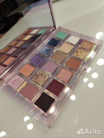 Палетка теней Huda Beauty оригинал