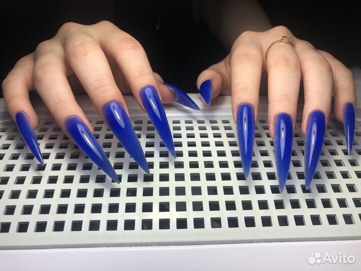 Модель на ноготочки