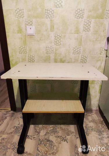 Стол под телевизор