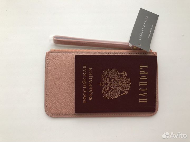 Кошелек Charles & Keith