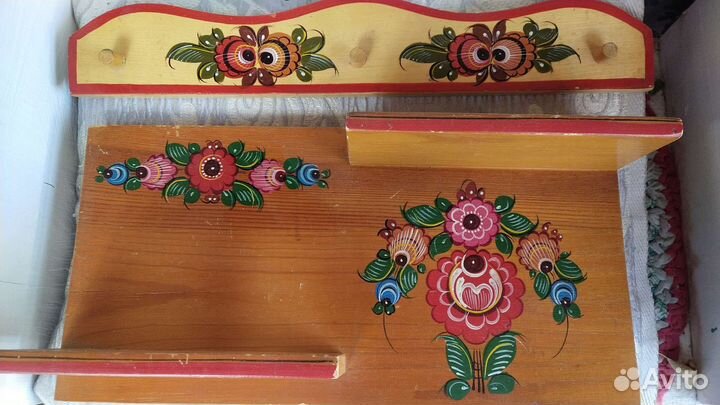 Полка навесная ретро