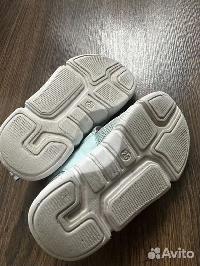 Кроссовки детские