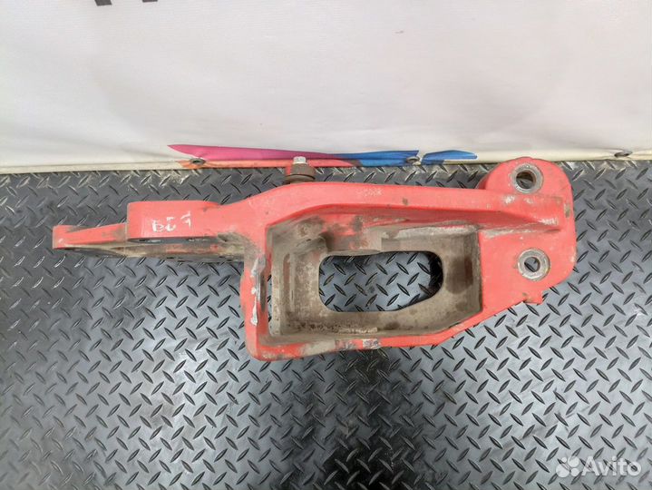 1606971 Кронштейн рессоры передней правый