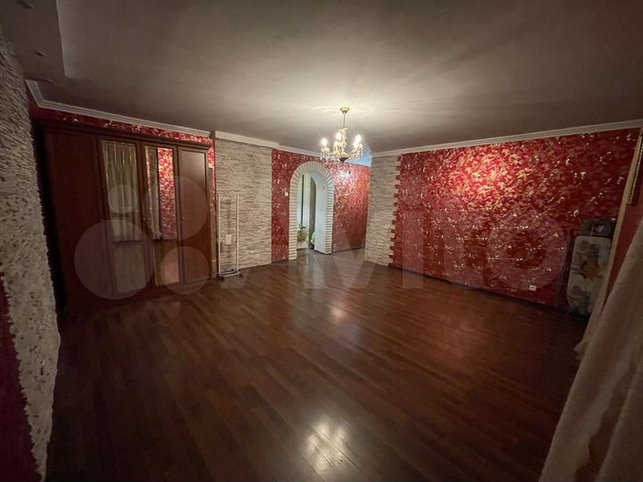 2-к. квартира, 75 м², 1/2 эт.