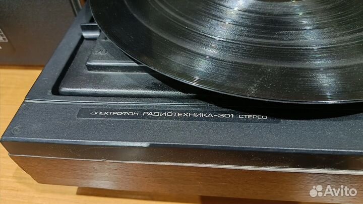 Проигрыватель винила радиотехника с блютуз