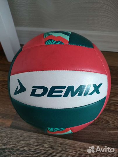 Волейбольный мяч