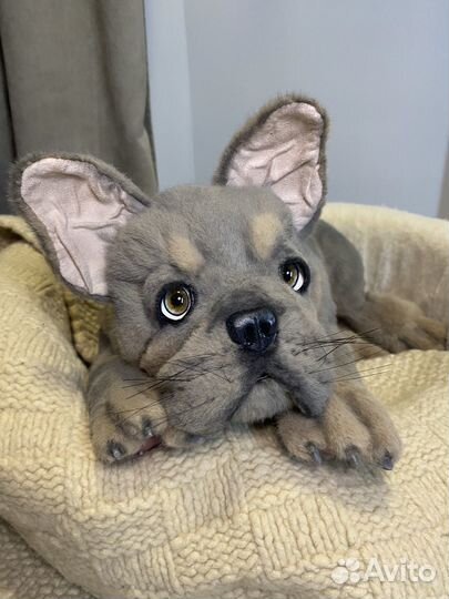 Реалистичная игрушка собака