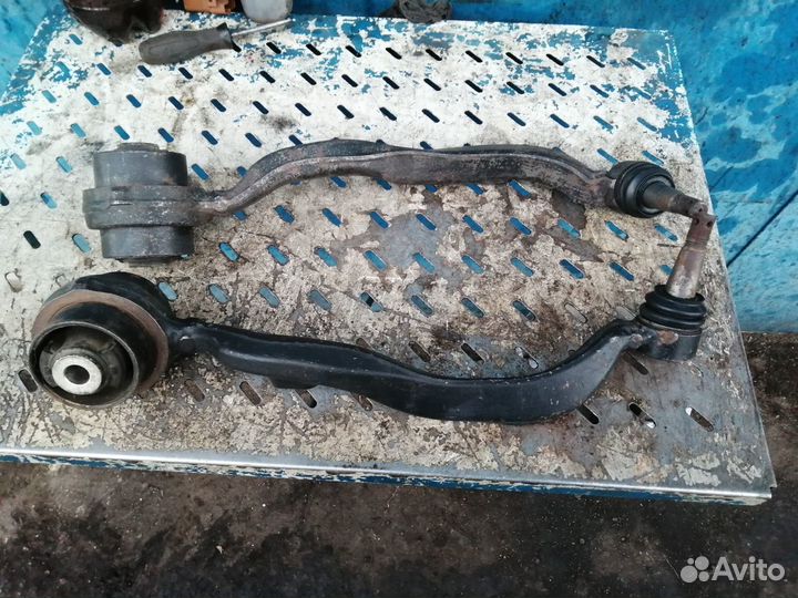 Рычаг передней подвески Lexus Ls460