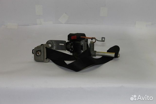 Ремень безопасности передний Mitsubishi Carisma