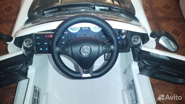 Электромобиль Mercedes-Benz SLS AMG Carbon