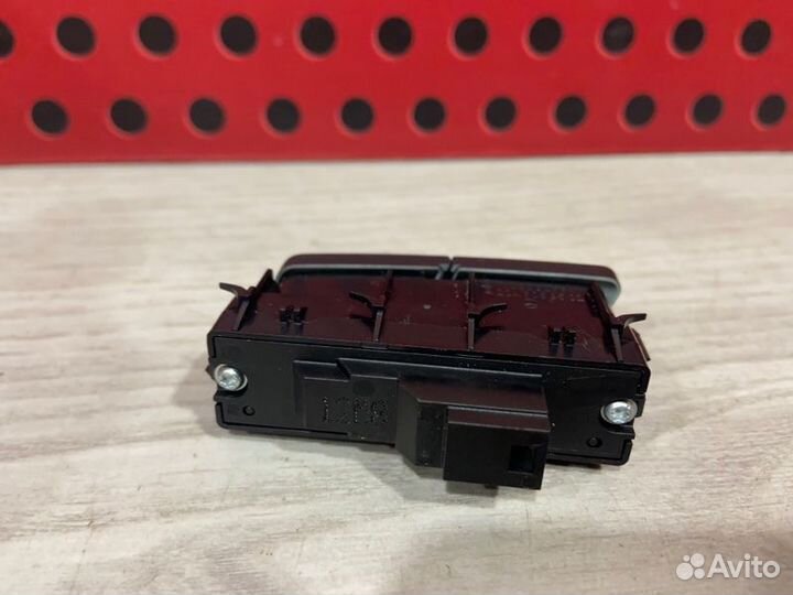 Кнопка центрального замка Mercedes-Benz Gle W166