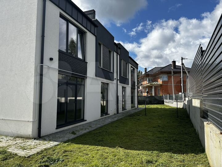 Таунхаус 147 м² на участке 4 сот.