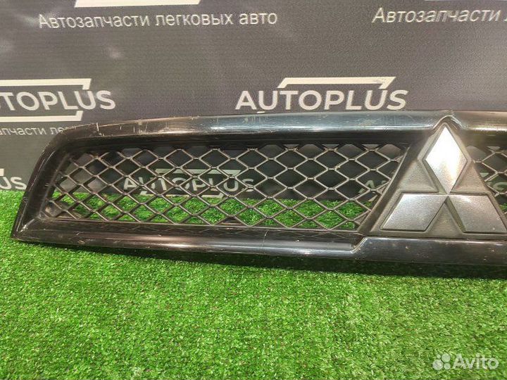Решетка радиатора Mitsubishi Lancer X седан 1.8