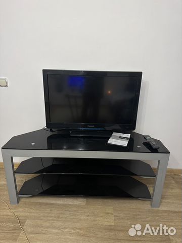 Стеклянная тумба под тв