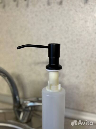 Диспенсер для моющего средства врезной
