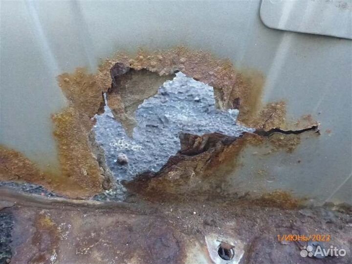 Крыло заднее правое Mitsubishi Pajero V25W 6G74