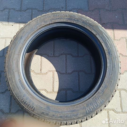 Nitto Therma Spike 235/55 R19 105T