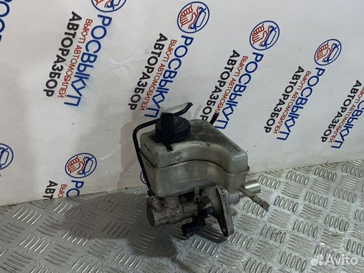 Главный тормозной цилиндр Volkswagen Passat (B6) V