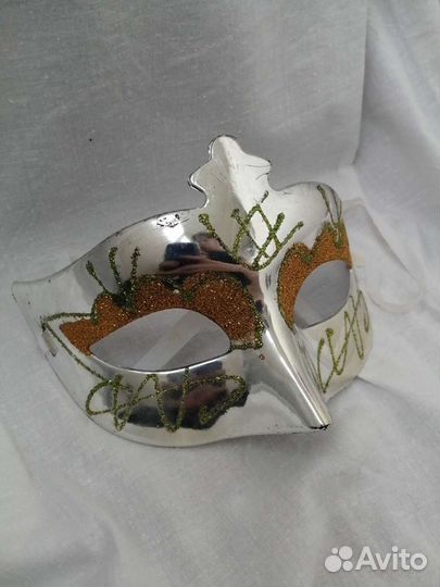 Маска маскарадная