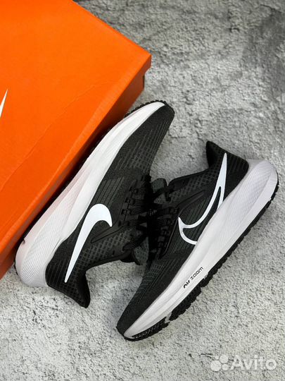 Кроссовки Nike zoom