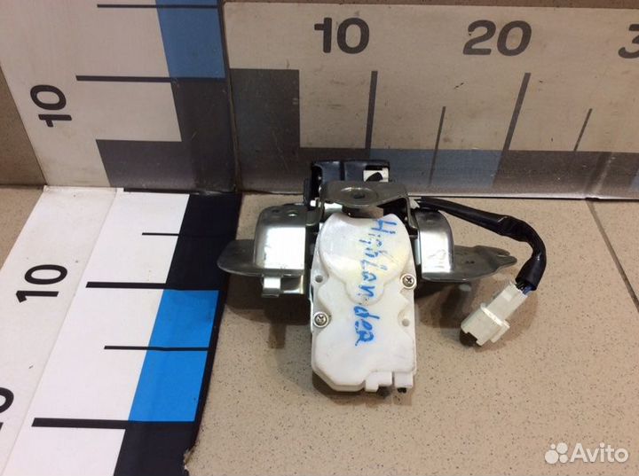 Замок багажника Toyota Highlander II 2007-2013