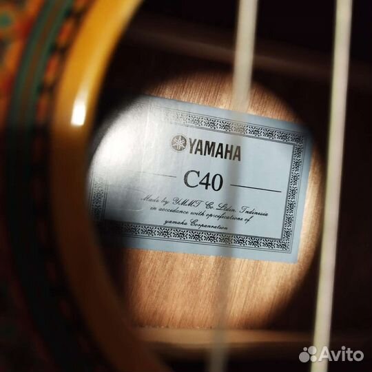 Гитара новая Yamaha C40