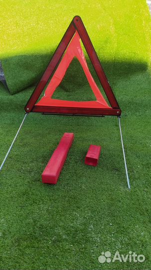 Знак аварийной остановки Audi A3 sportback CDA 1