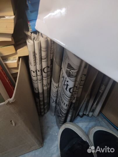 Газеты большой формат, книги старые много