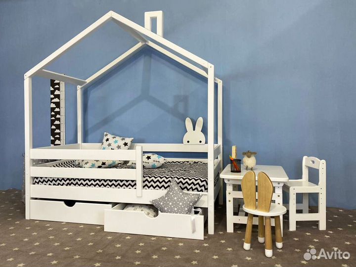Кровать домик
