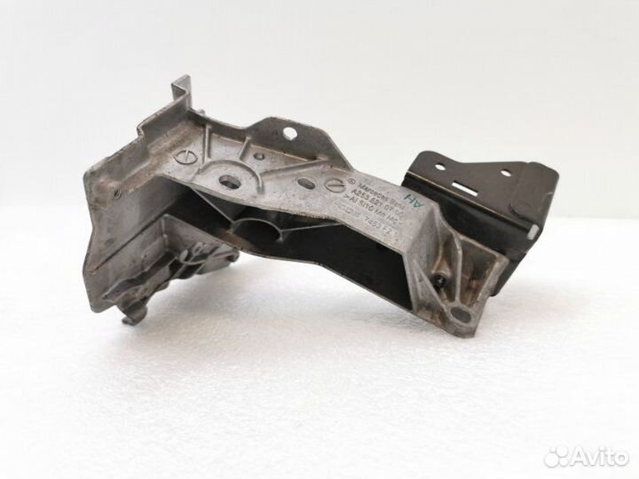 Кронштейн передней панели Mercedes-Benz Glc-Class