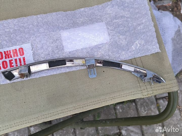 Накладка правого фонаря geely tugella