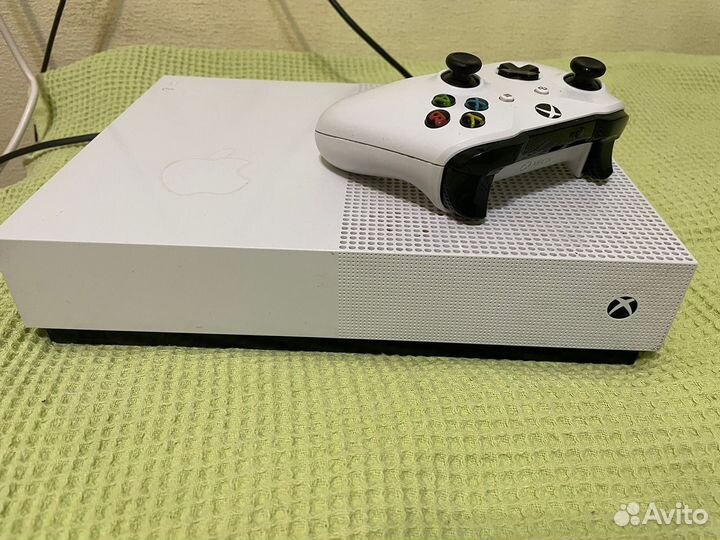 Xbox one s 1tb с играми