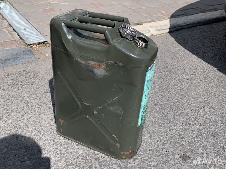 Канистра 20 литров железная