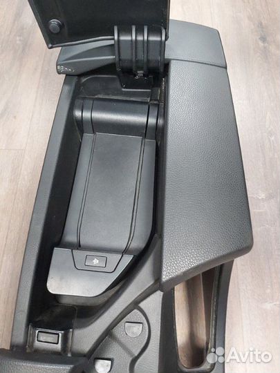 Подлокотник Bmw 525I E60 N52B25AF 2006