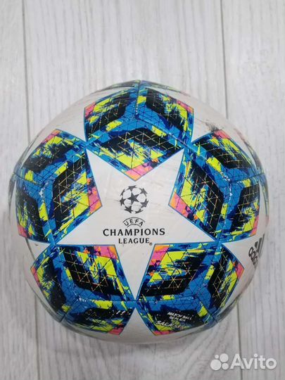 Футбольный мяч adidas лига чемпионов