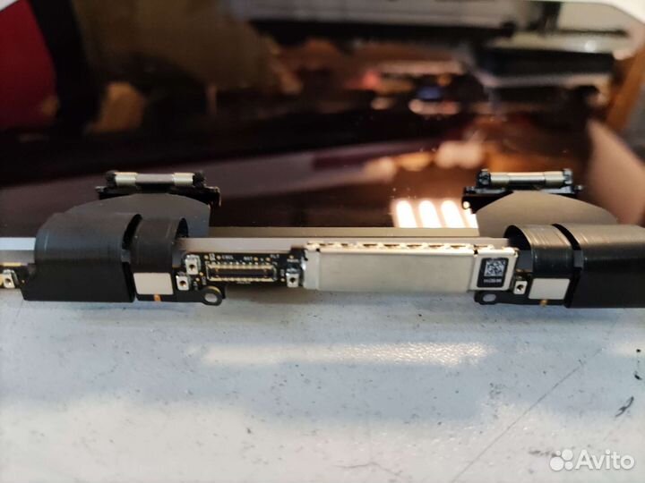 Верхняя крышка с матрицей для MacBook Pro 13