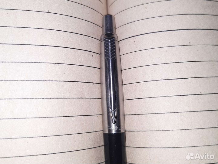 Шариковая ручка parker