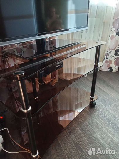 Стеклянная тумба