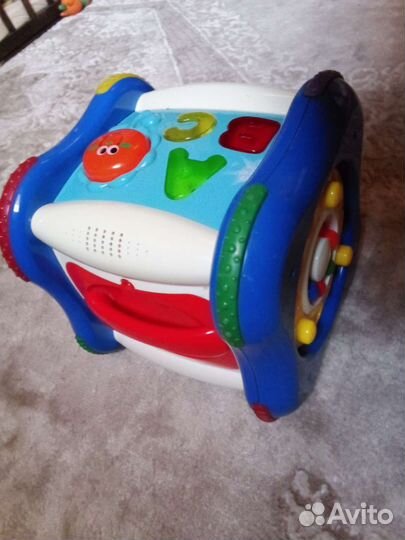 Кубик интерактивный много света и музыки