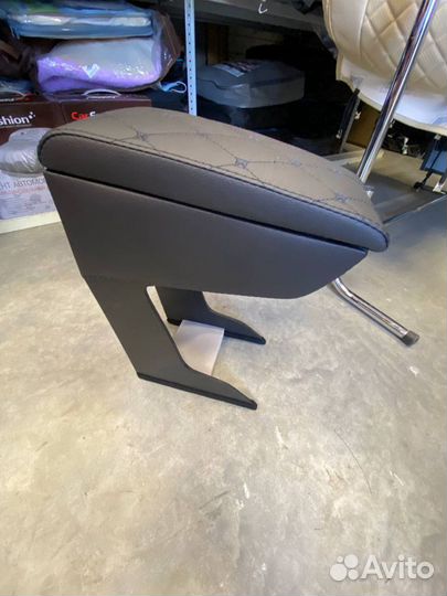 Подлокотник Skoda Octavia Tour, экокожа