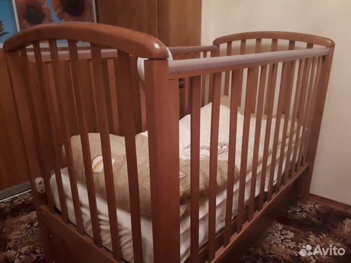 Продам кроватку-маятник Ваby Italia