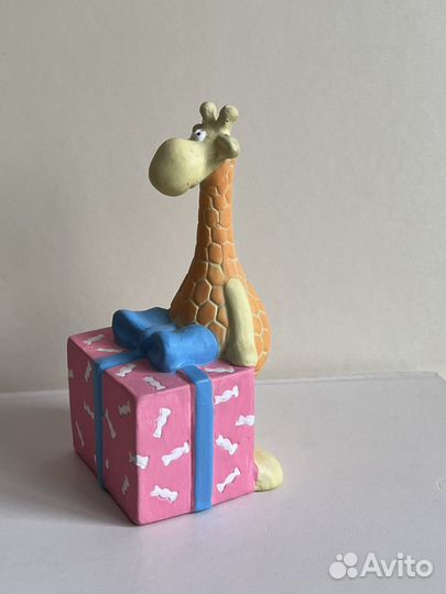 Жираф фигурка